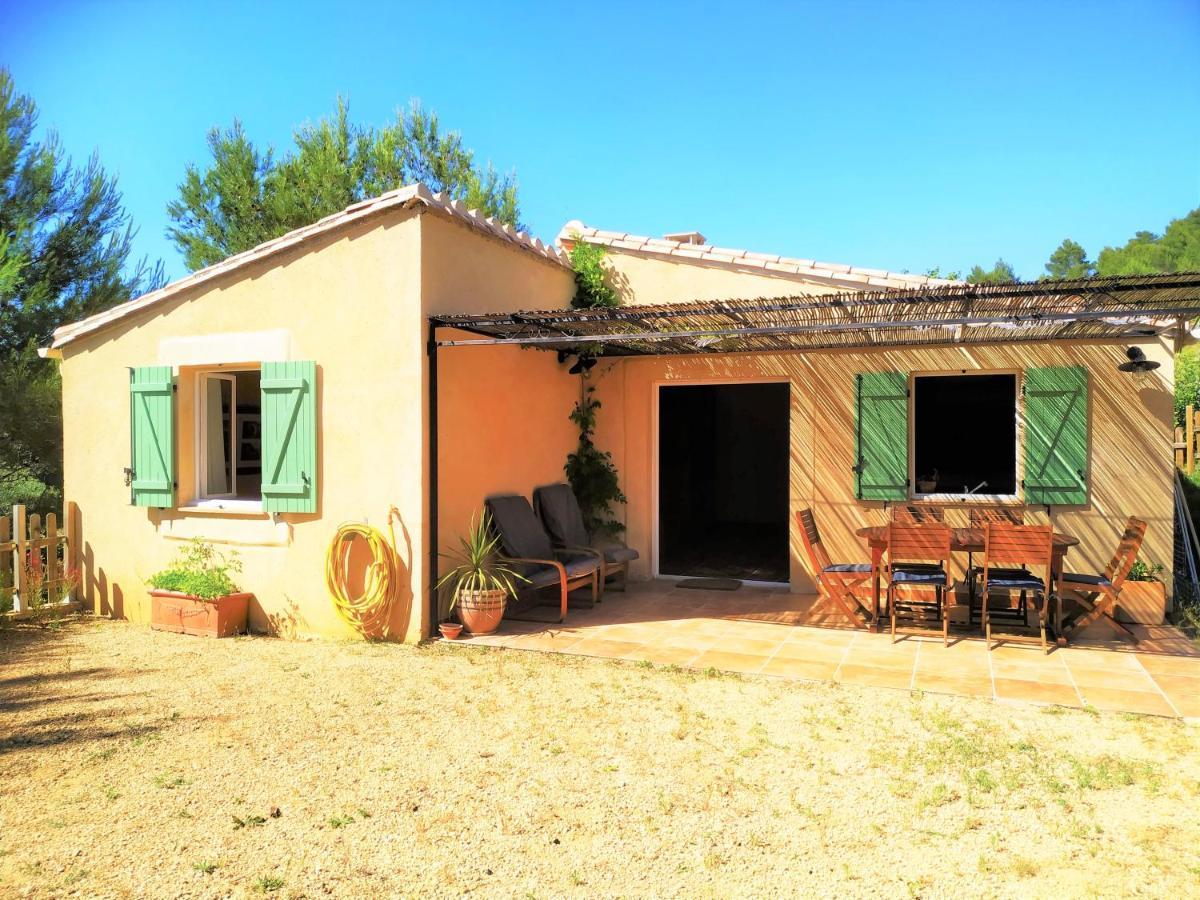 Villa L'Arbre à soleil Aigues-Vives  Exterior foto